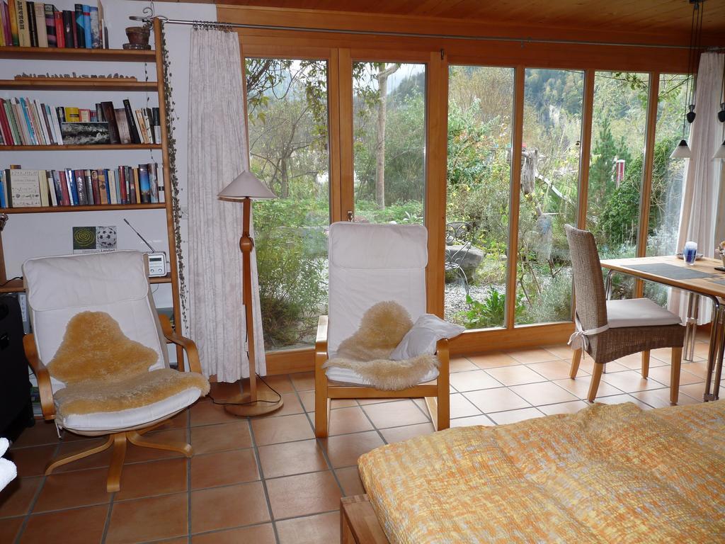 Dunkel Blaue Maus Bed & Breakfast Meiringen Bilik gambar